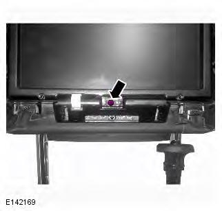 Range Rover Evoque. Front Seat Head Restraint